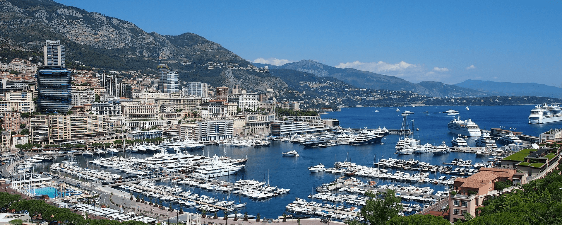 Im Hafen von Monaco liegen viele millionenschwere Luxusyachten.